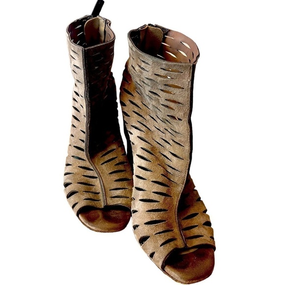 Diane Von Furstenberg Designer Lazer Cut Suede High Heel Booties - Picture 7 of 13